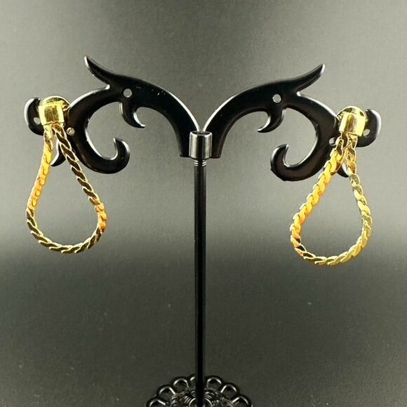 Monet Dangle Drop Earrings Gold Tone Cobra Chain Loop Clip Ons - Picture 1 of 4